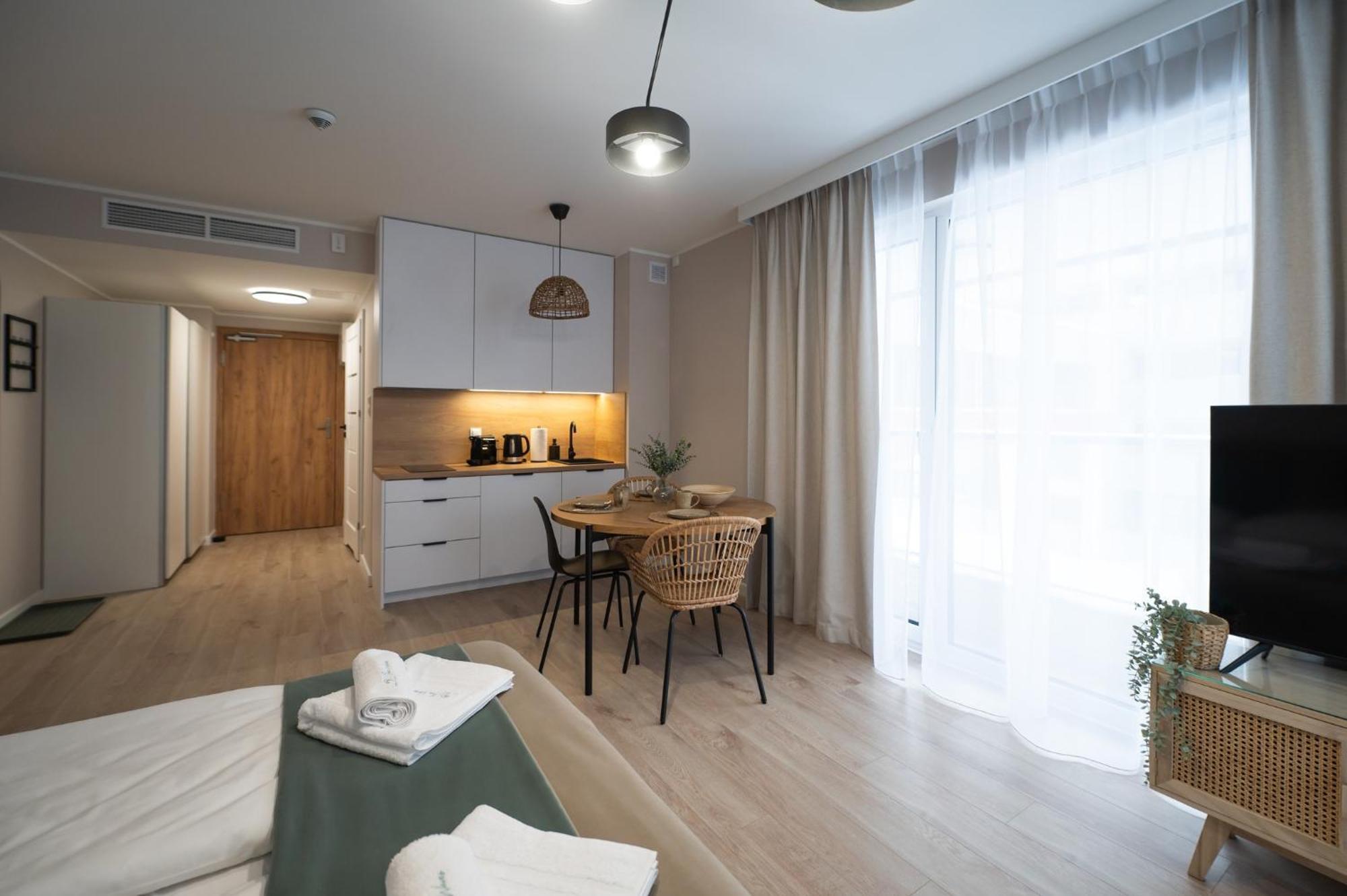 Apartment The Waves Kasprowicza 20c - Blisko Plazy! - Bezplatny Parking Podziemny - Klimatyzacja - Basen, Jacuzzi, Sala Fitness, Sala Zabaw Dla Dzieci I Sauny W Cenie!