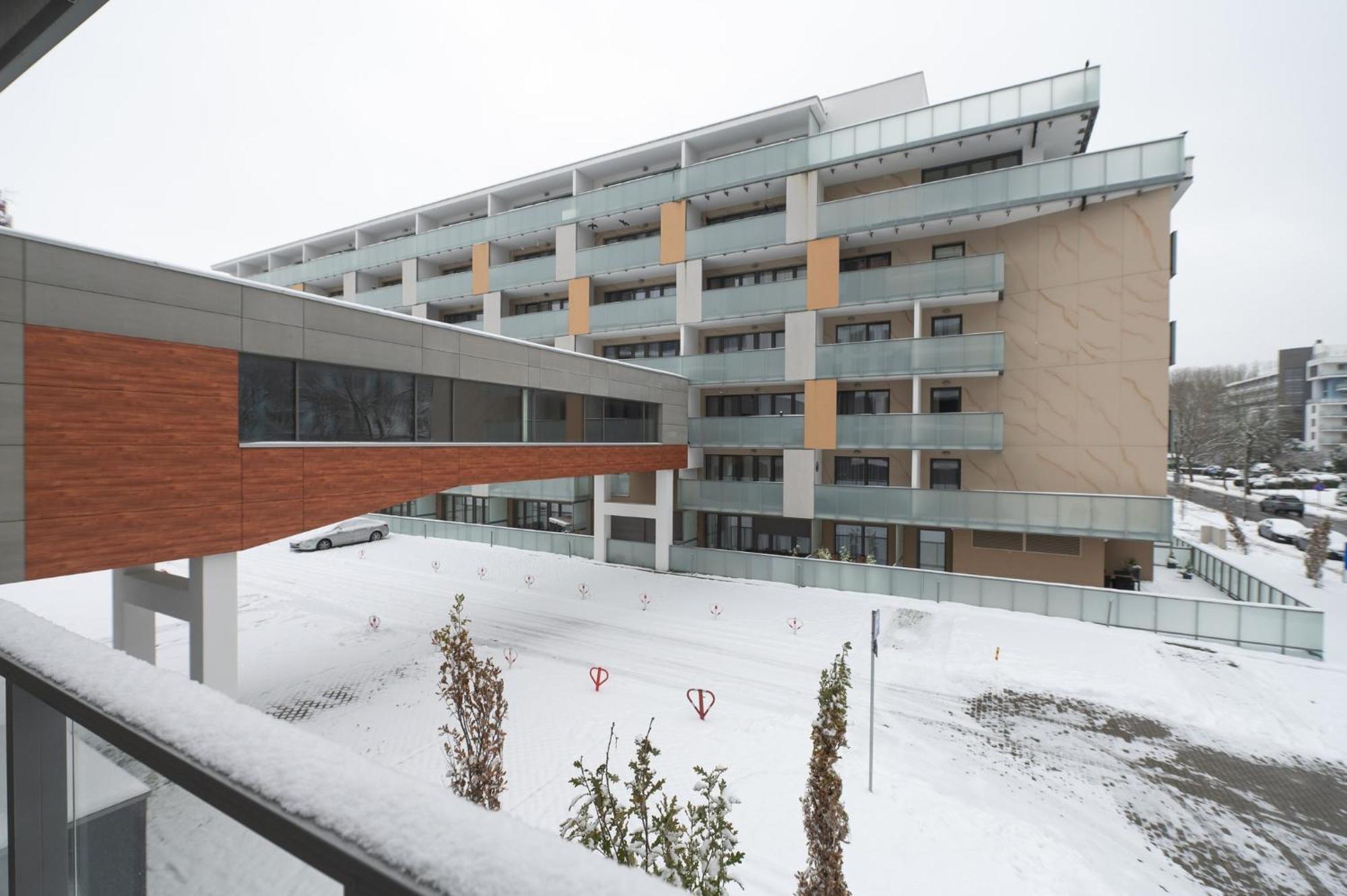 Апартаменти The Waves Kasprowicza 20c - Blisko Plazy! - Bezplatny Parking Podziemny - Klimatyzacja - Basen, Jacuzzi, Sala Fitness, Sala Zabaw Dla Dzieci I Sauny W Cenie! *